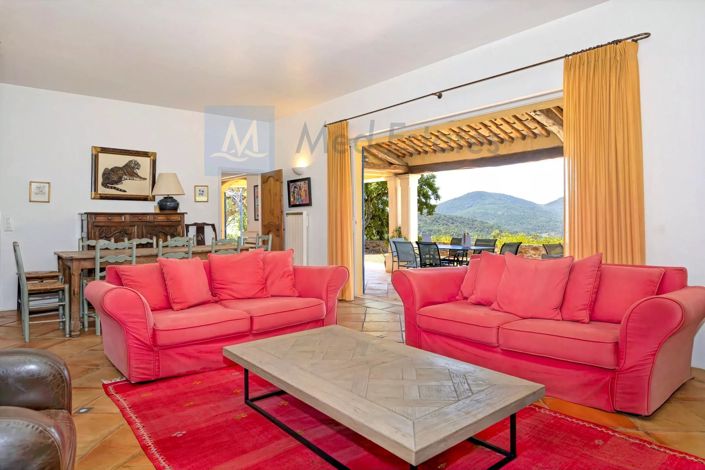 Image No.8-7 Bed House for sale