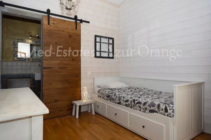 Image No.18-4 Bed House for sale