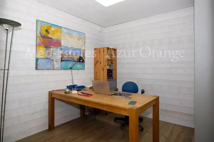 Image No.20-4 Bed House for sale