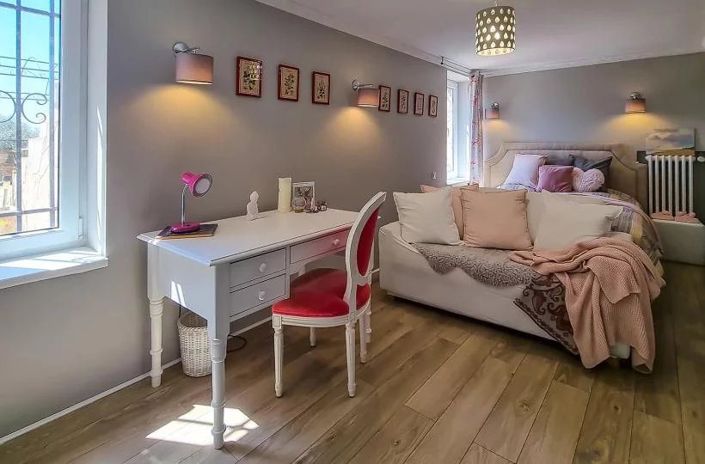 Image No.9-8 Bed House for sale