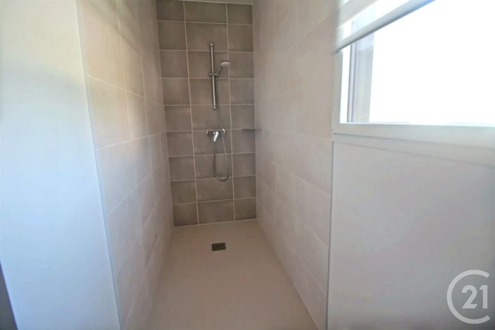 Image No.18-5 Bed House for sale