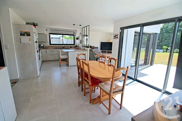 Image No.3-5 Bed House for sale
