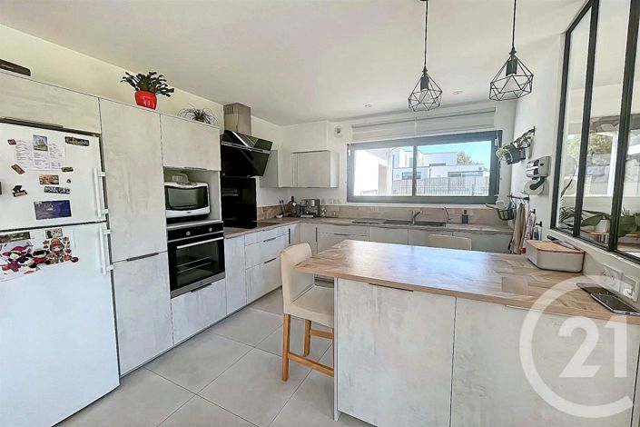 Image No.7-5 Bed House for sale