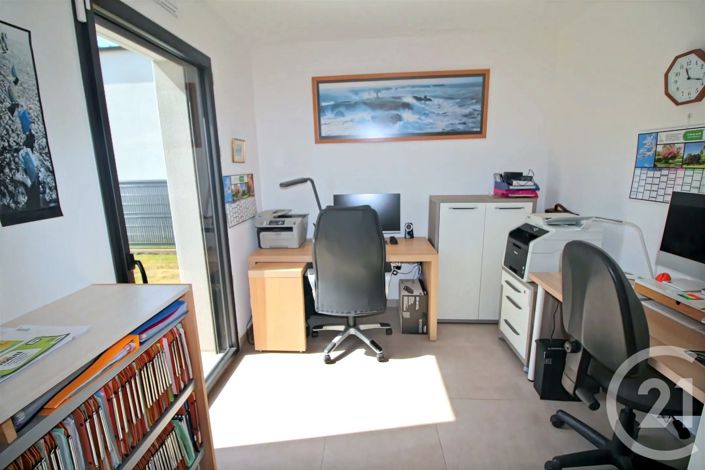Image No.9-5 Bed House for sale