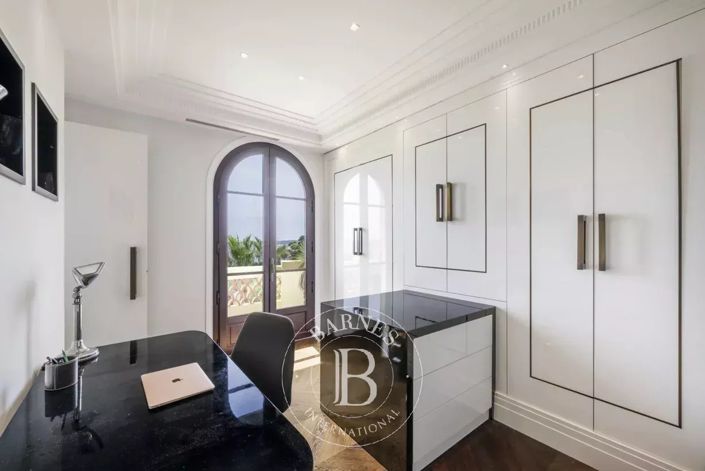 Image No.13-4 Bed House for sale