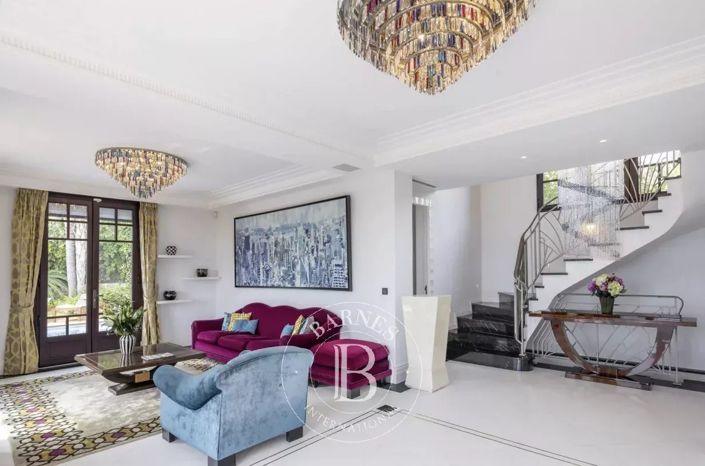 Image No.8-4 Bed House for sale