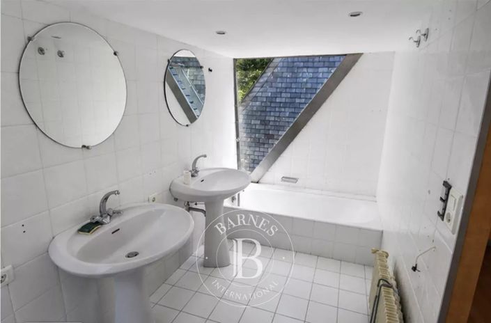 Image No.12-8 Bed House for sale