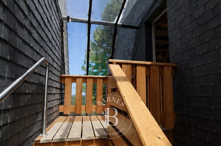 Image No.7-8 Bed House for sale