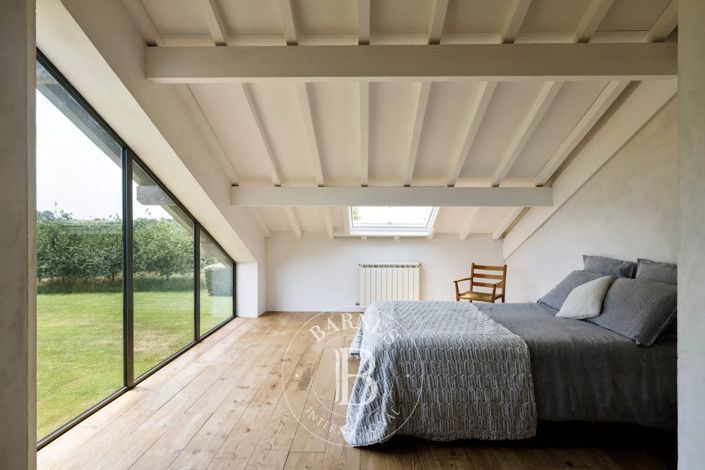 Image No.12-6 Bed House for sale