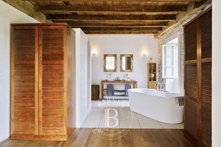 Image No.14-6 Bed House for sale