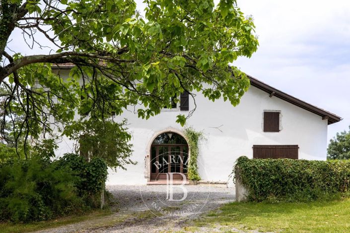 Image No.18-6 Bed House for sale