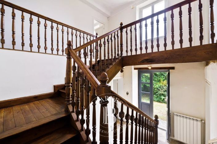 Image No.19-6 Bed House for sale