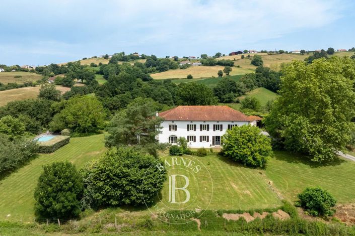 Image No.2-6 Bed House for sale