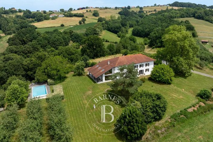 Image No.24-6 Bed House for sale