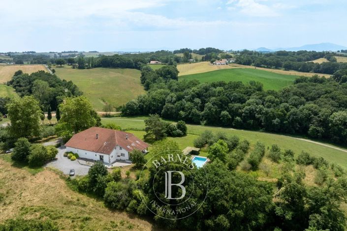 Image No.3-6 Bed House for sale
