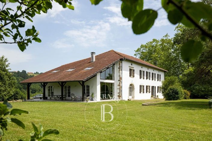 Image No.4-6 Bed House for sale