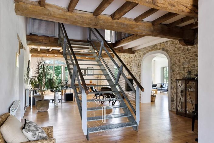 Image No.6-6 Bed House for sale