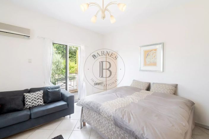 Image No.18-5 Bed House for sale