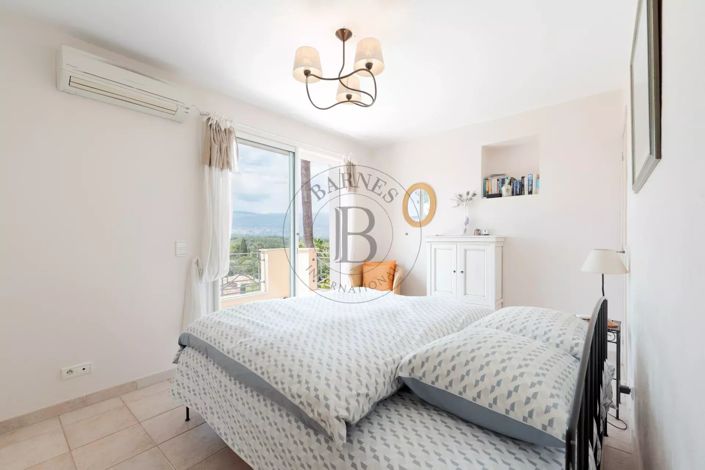 Image No.20-5 Bed House for sale