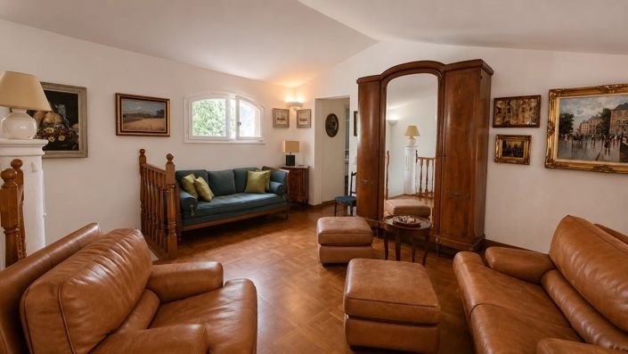 Image No.15-4 Bed House for sale