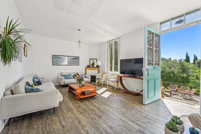 Image No.3-5 Bed House for sale