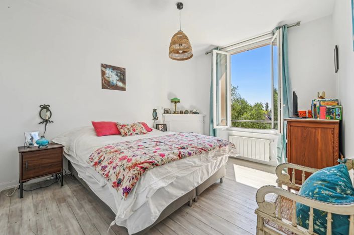 Image No.7-5 Bed House for sale