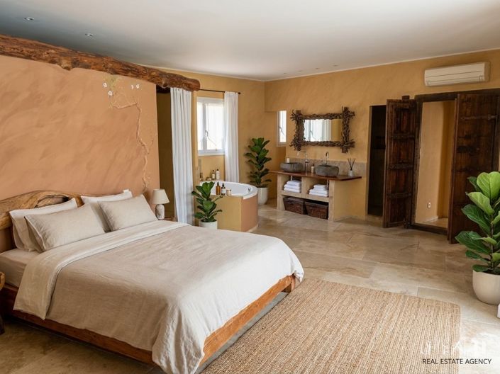 Image No.8-4 Bed House for sale