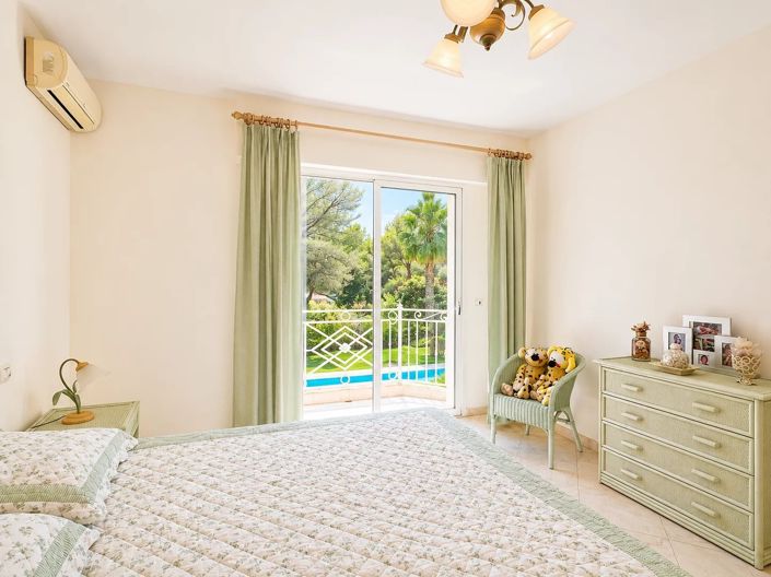 Image No.16-4 Bed House for sale