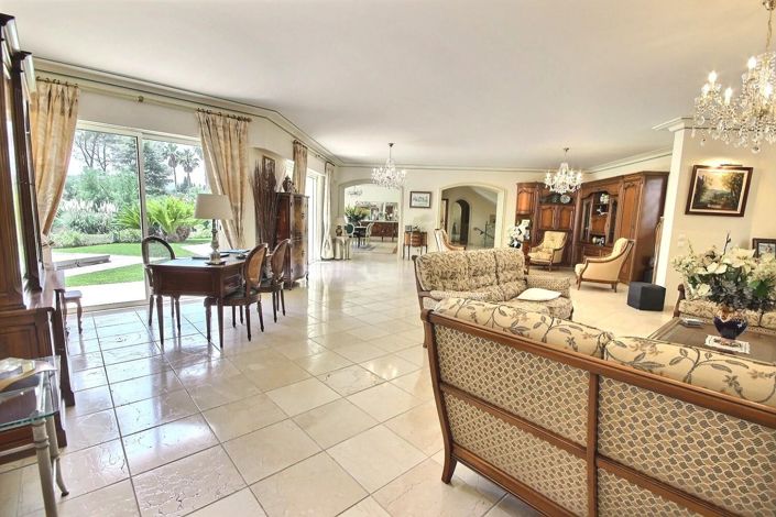 Image No.20-4 Bed House for sale