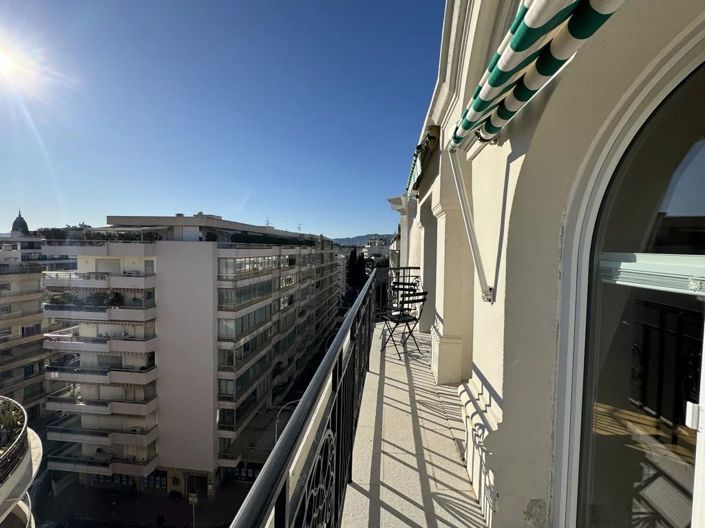 Image No.20-2 Bed Apartment for sale
