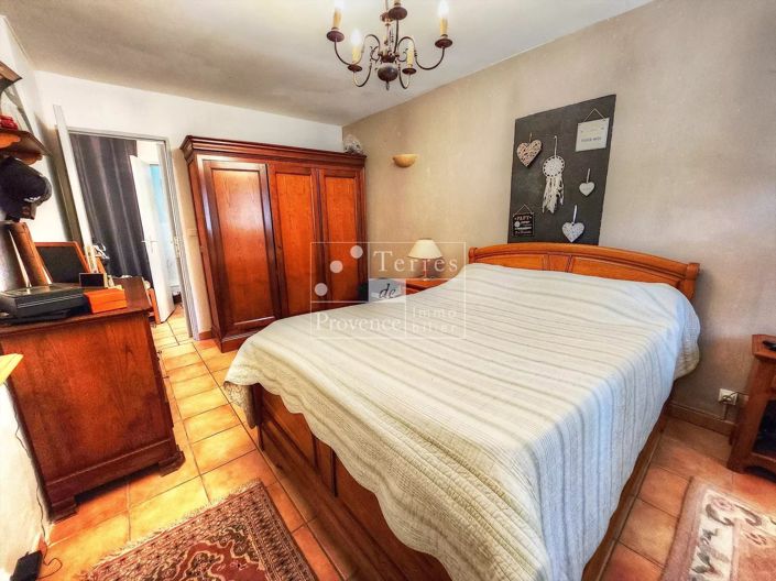Image No.9-3 Bed House for sale