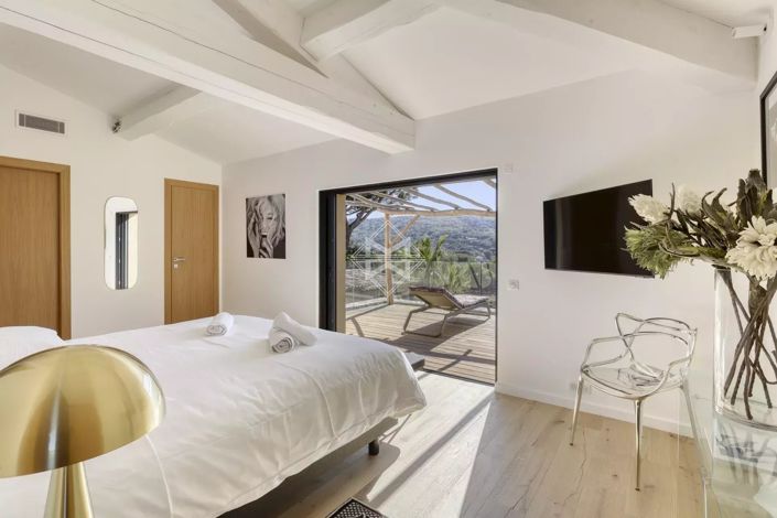 Image No.11-5 Bed House for sale