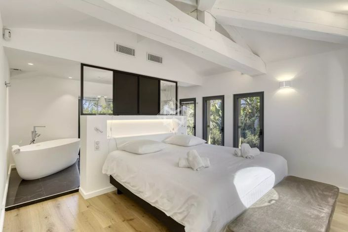 Image No.12-5 Bed House for sale