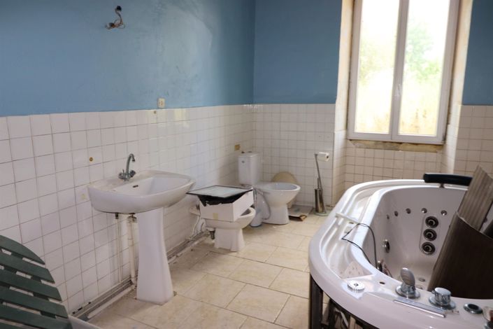 Image No.12-6 Bed House for sale