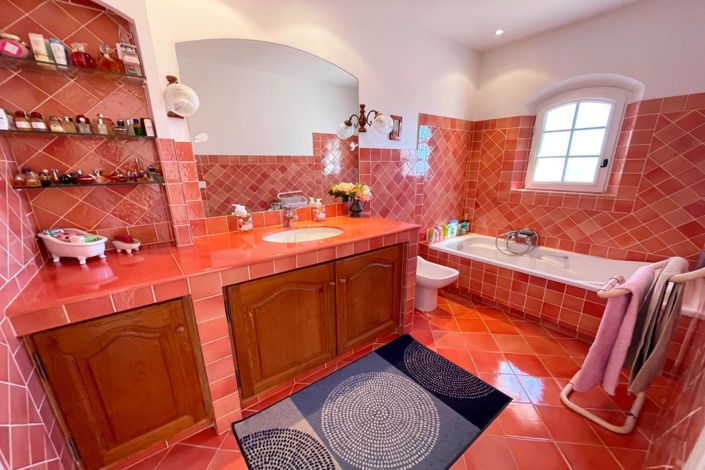 Image No.5-3 Bed House for sale