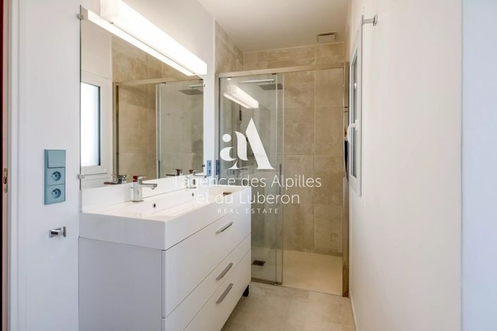 Image No.11-3 Bed House for sale