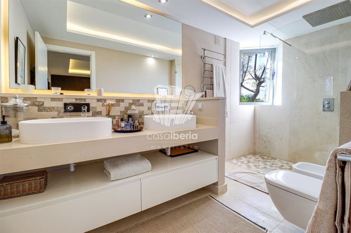 Image No.24-3 Bed Apartment for sale