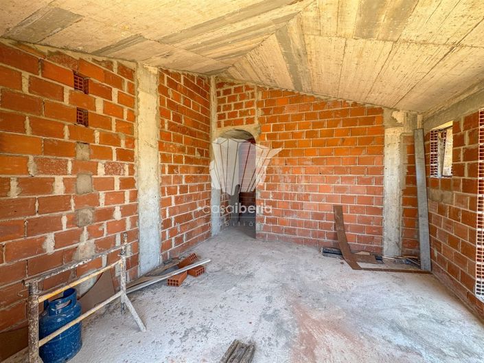Image No.10-4 Bed House for sale