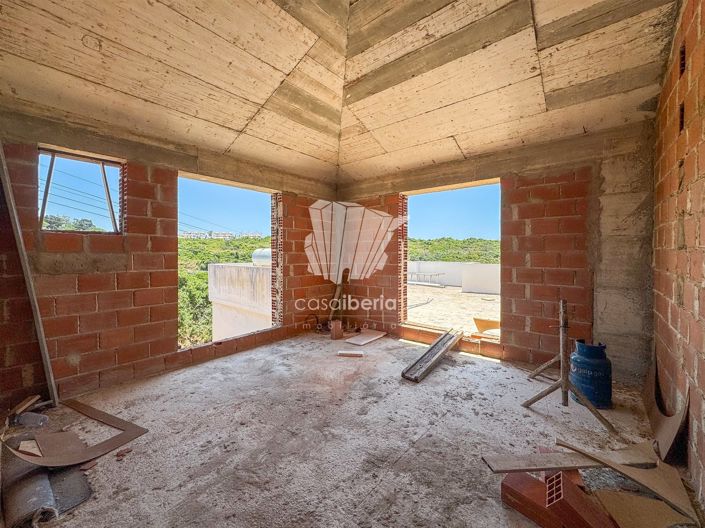 Image No.9-4 Bed House for sale