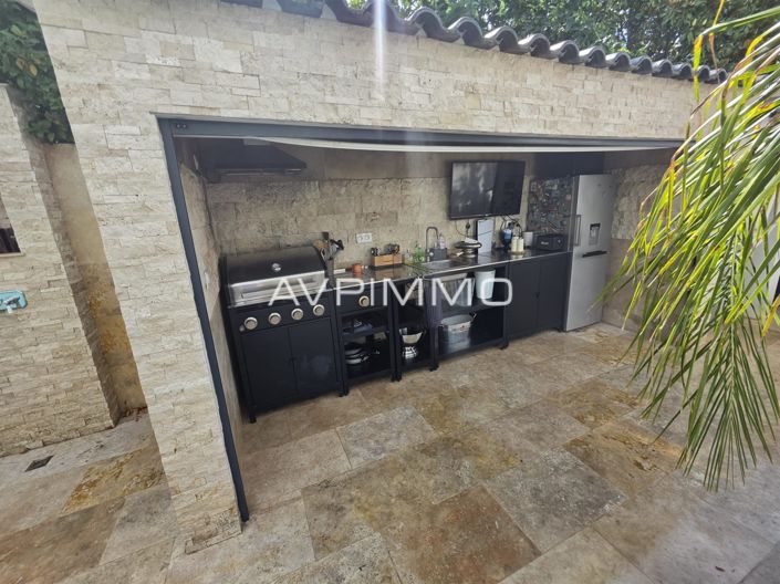 Image No.5-4 Bed House for sale