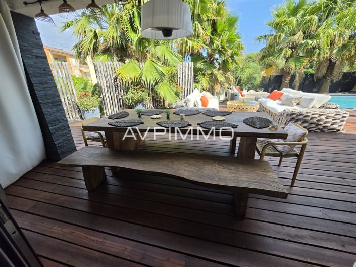Image No.6-4 Bed House for sale