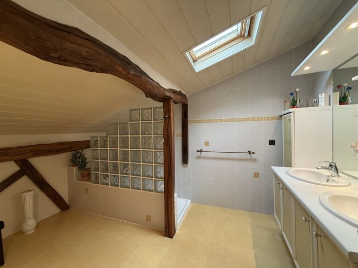 Image No.12-5 Bed House for sale