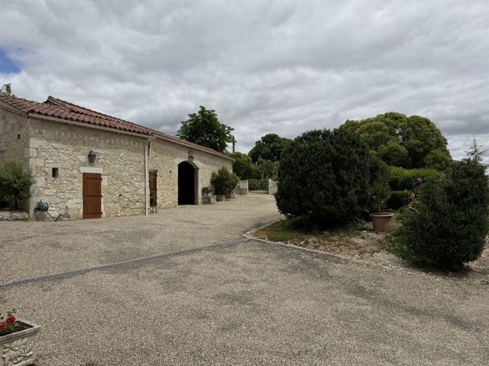 Image No.16-5 Bed House for sale