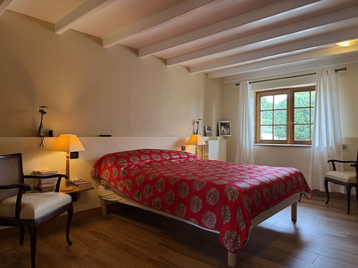 Image No.6-5 Bed House for sale
