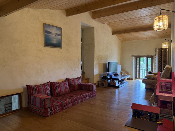 Image No.9-5 Bed House for sale