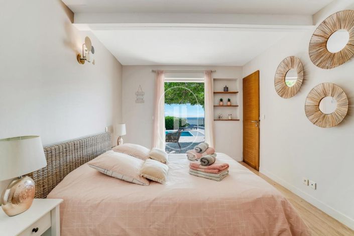 Image No.9-5 Bed House for sale