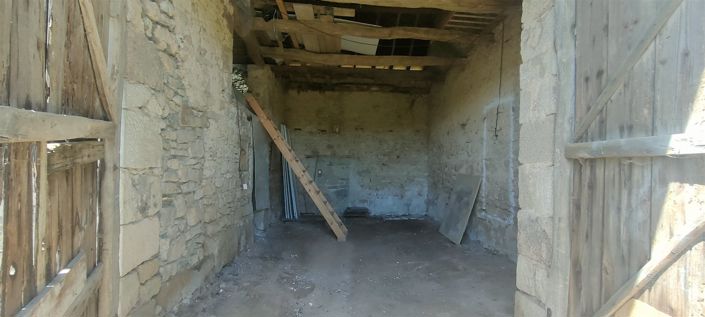 Image No.19-3 Bed House for sale