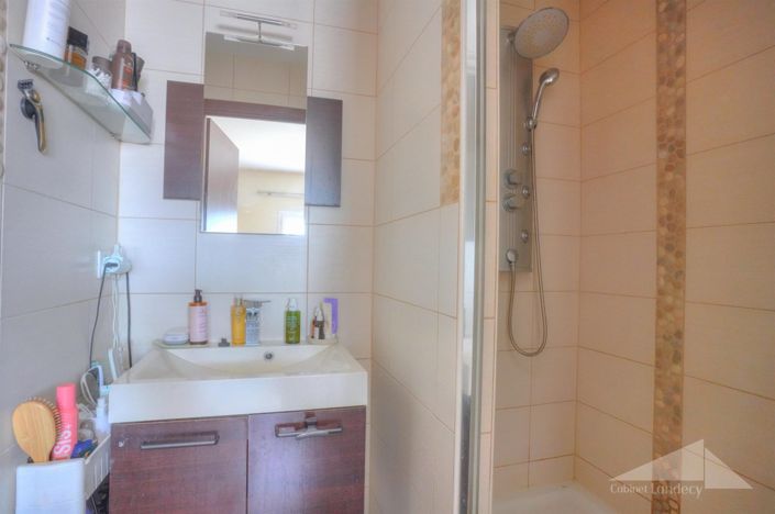 Image No.10-4 Bed House for sale