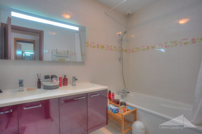 Image No.13-4 Bed House for sale