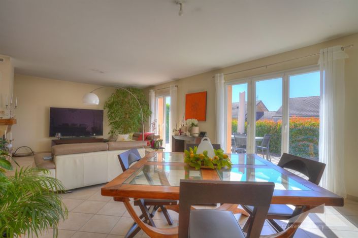 Image No.3-4 Bed House for sale